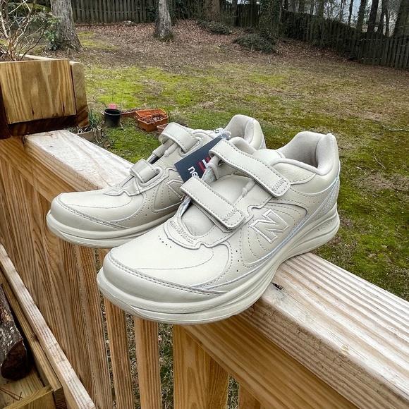 NWT- NEW BALANCE 577 WOMENS WALKING SHOES Size 7.5 - Picture 7 of 16